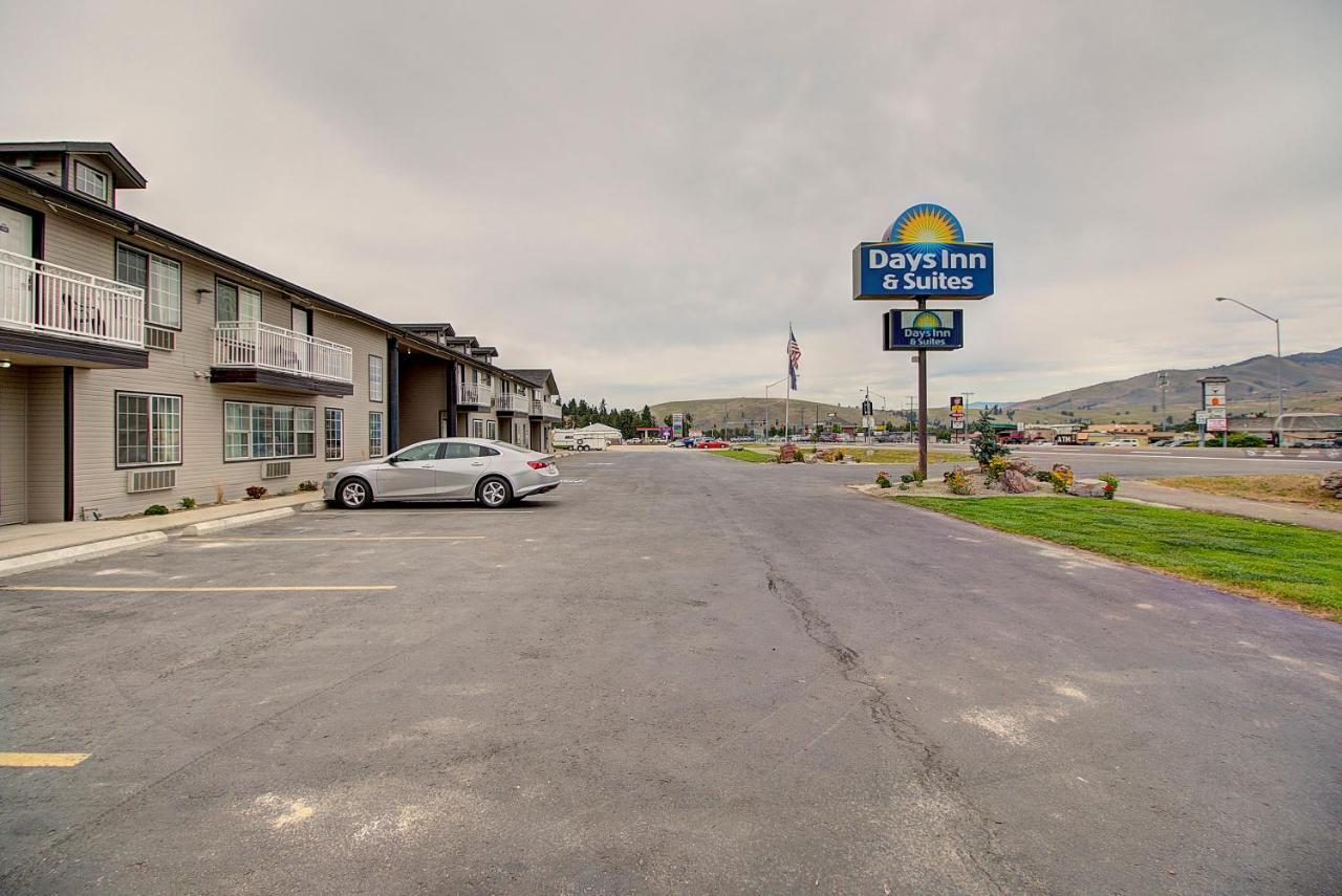 Days Inn & Suites By Wyndham Lolo Buitenkant foto